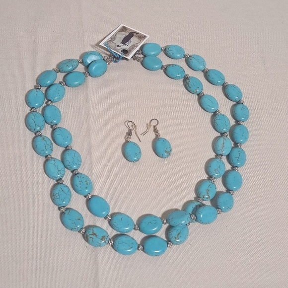 Hand Crafted Turquoise Colored Howlite Statement Necklace and Earring Set - Picture 2 of 3